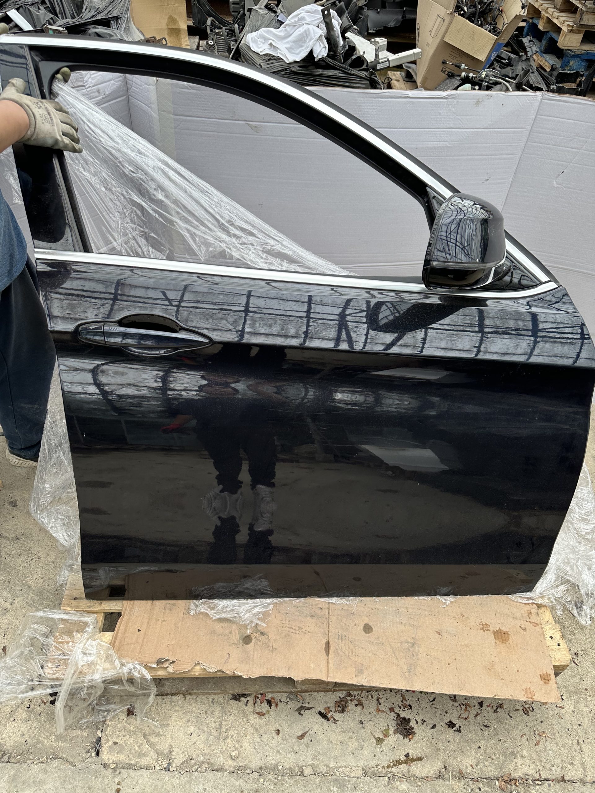 BMW X6 F16 2016 RIGHT FRONT DOOR DRIVERS SIDE 4 DOOR COUPE