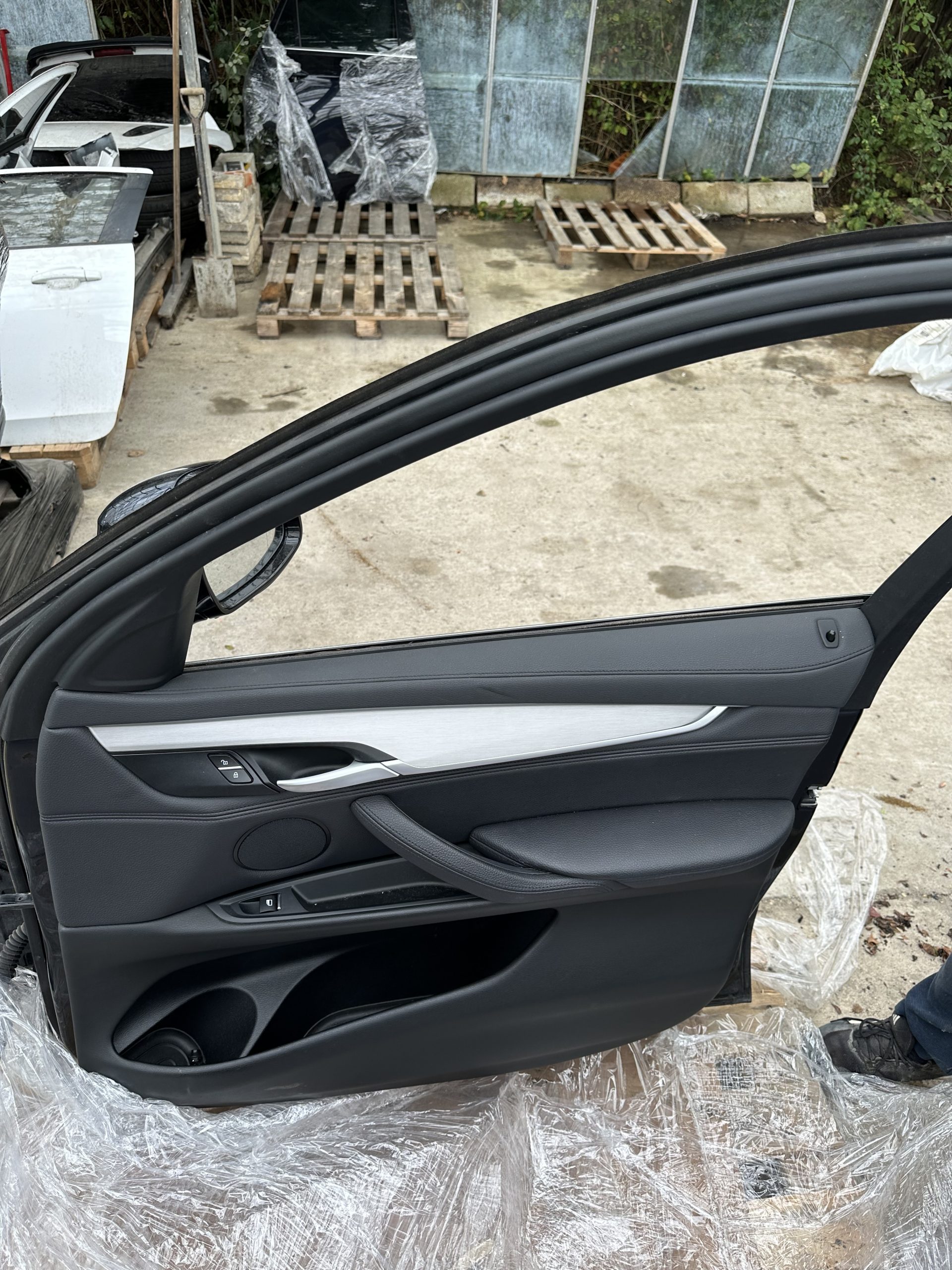 BMW X6 F16 2016 RIGHT FRONT DOOR DRIVERS SIDE 4 DOOR COUPE - Image 2