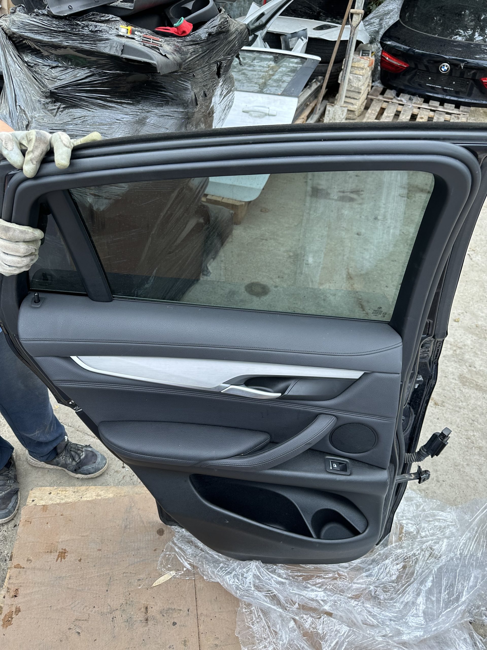 BMW X6 F16 2016 LEFT REAR DOOR PASSENGER SIDE 4 DOOR COUPE BLACK - Image 2