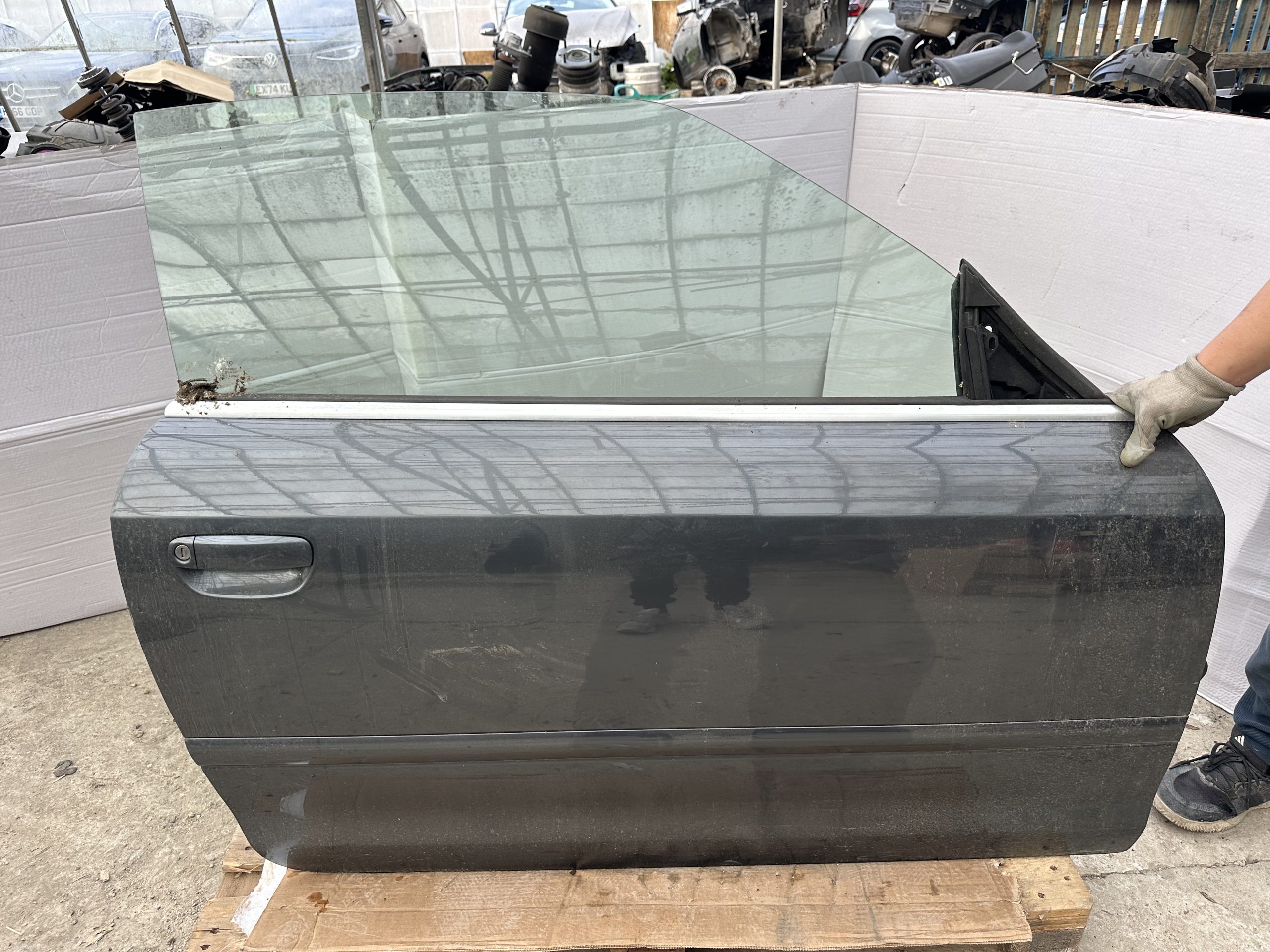 AUDI A4 B7 CABRIOLET 2006-2009 FRONT RIGHT DRIVER SIDE DOOR BLACK